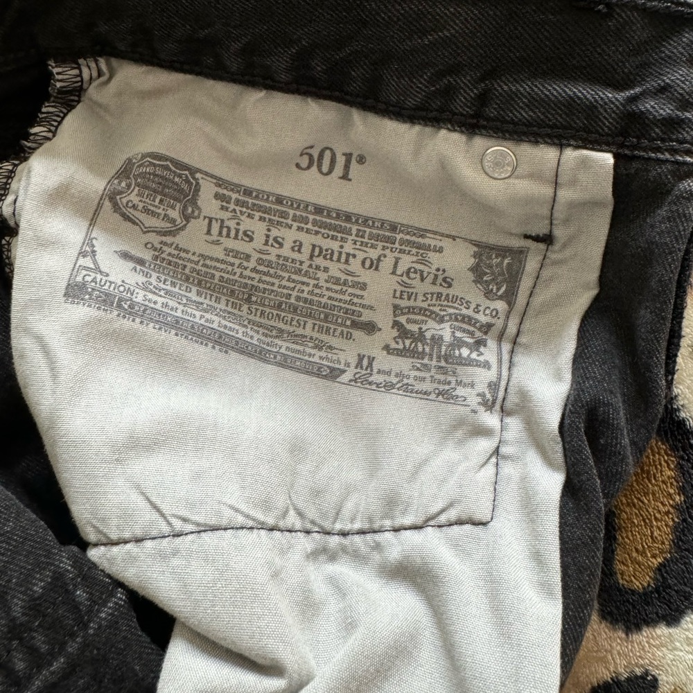 Levi’s - Picture 5 of 6